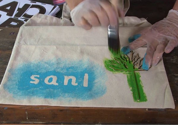 STEP 4: Paint your bag – Style 2